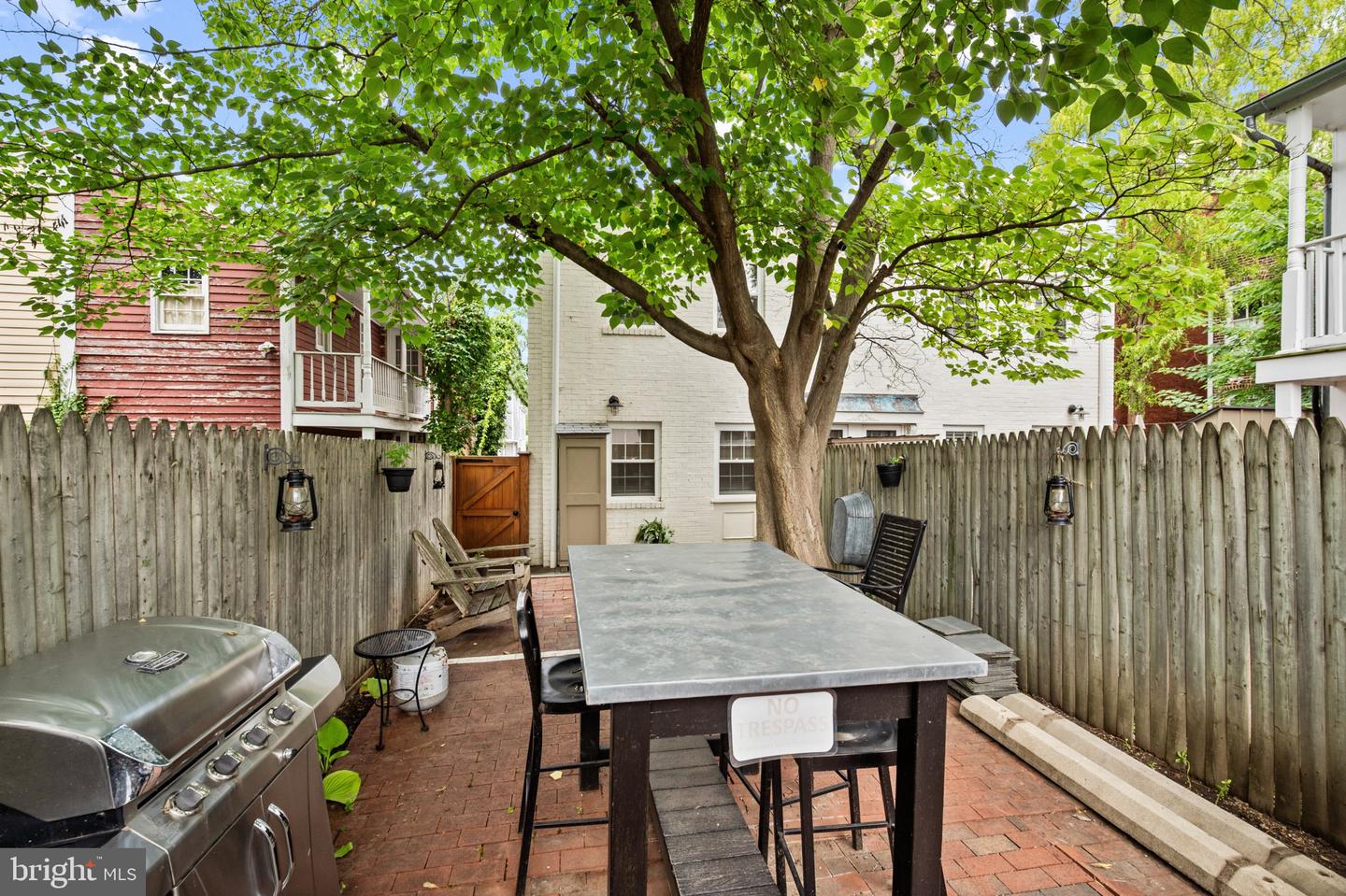 810 Queen St Property Photo 48