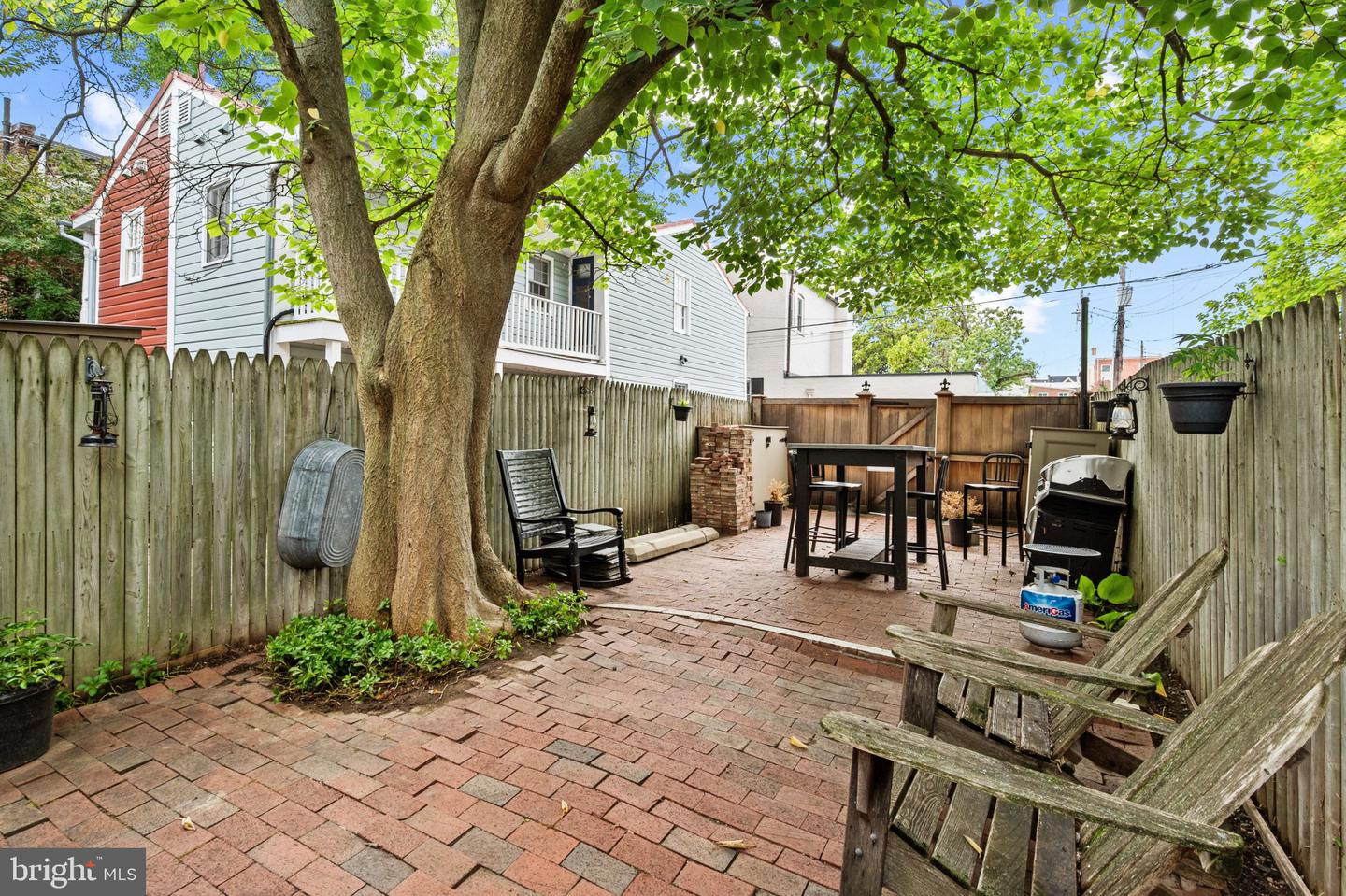810 Queen St Property Photo 49