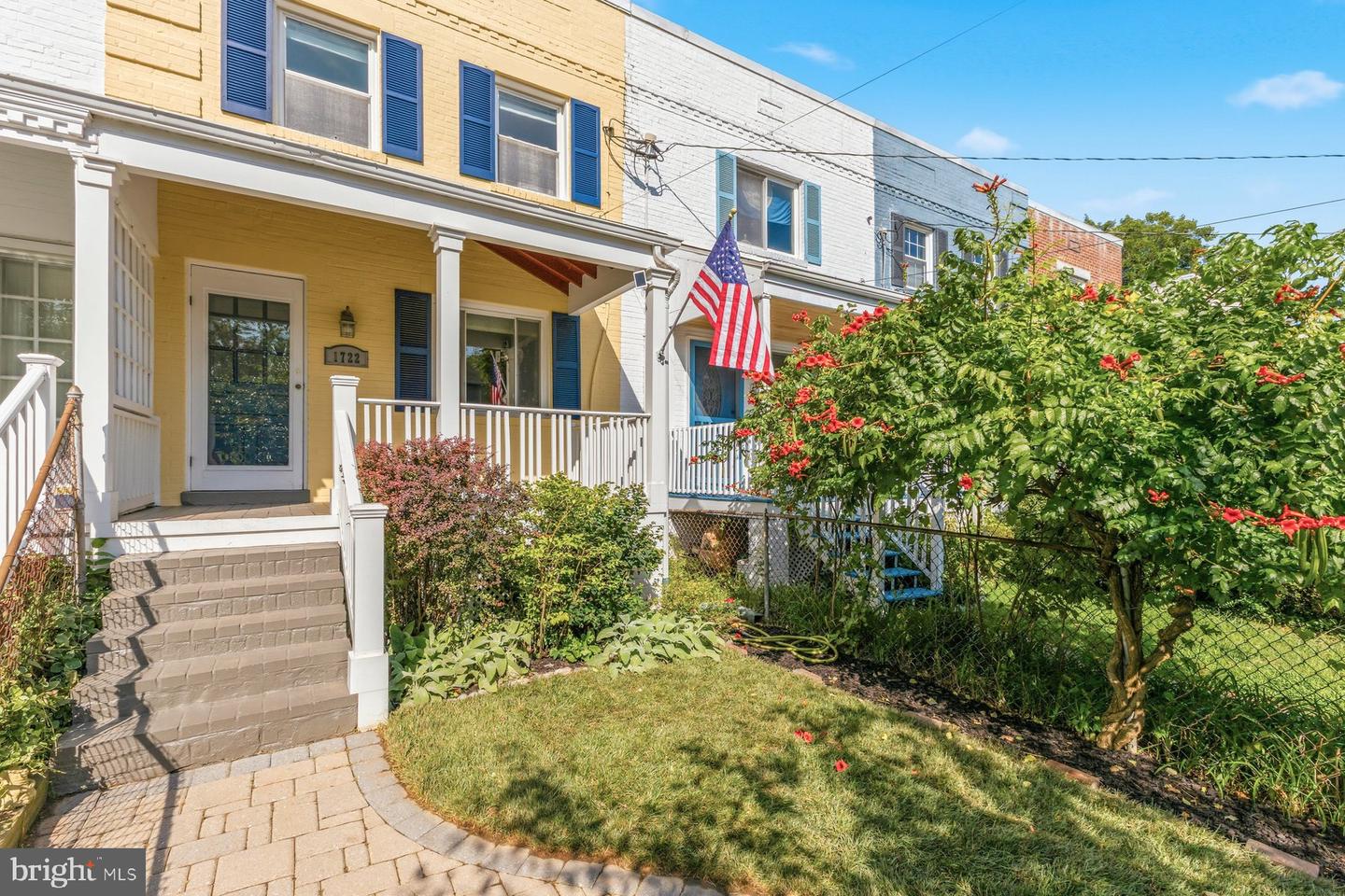 1722 Price St Property Photo 3