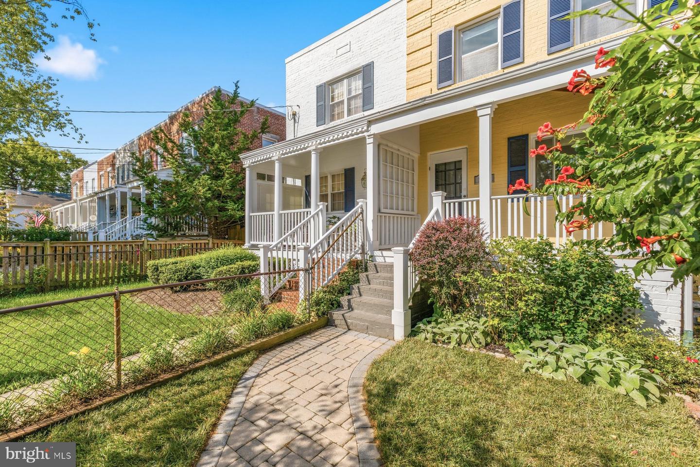 1722 Price St Property Photo 4