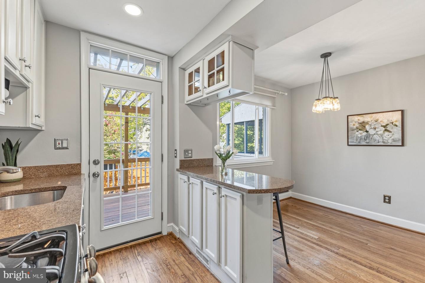 1722 Price St Property Photo 8