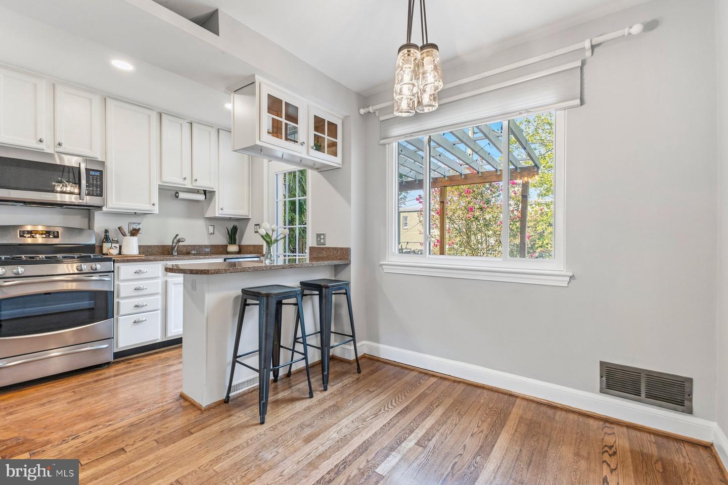 1722 Price St Property Photo 10