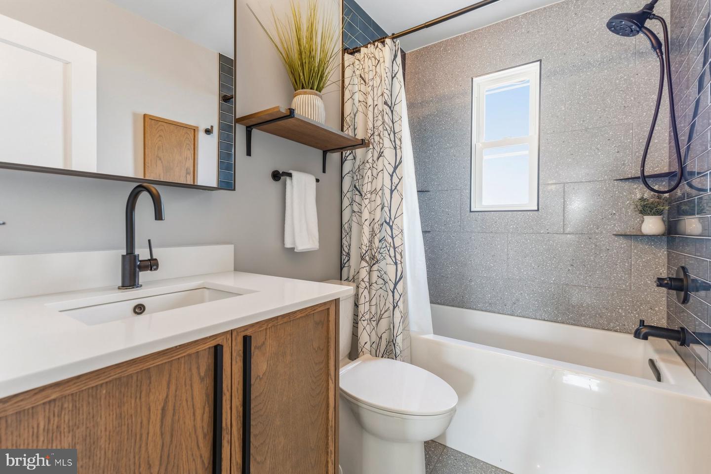 1722 Price St Property Photo 15