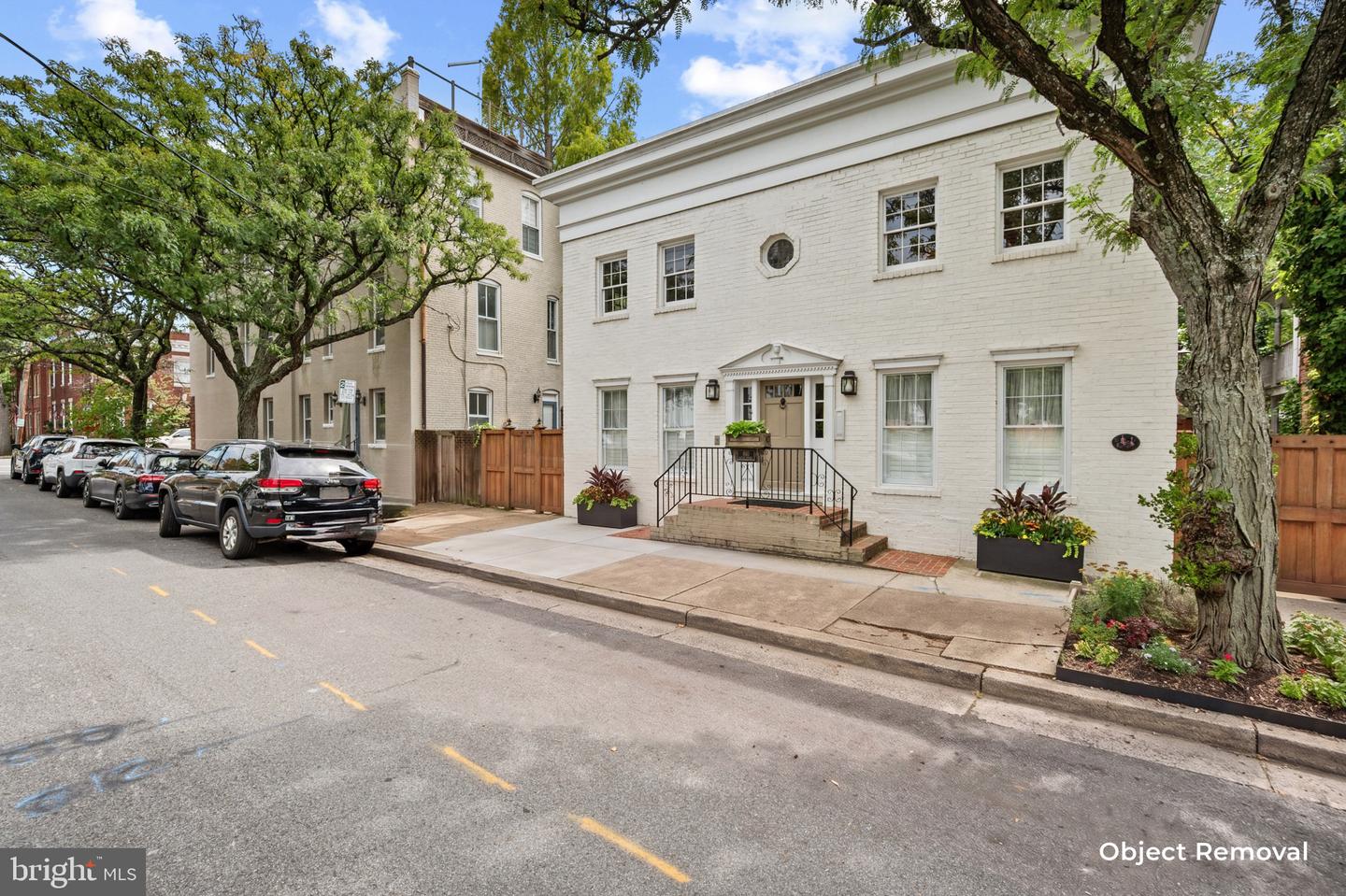 810 Queen St Property Photo 3