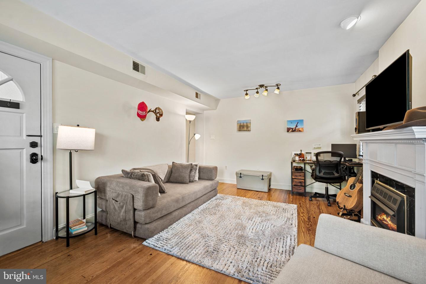 810 Queen St Property Photo 41