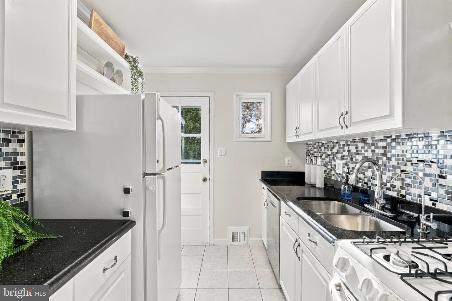 102 S Ingram St Property Photo 10