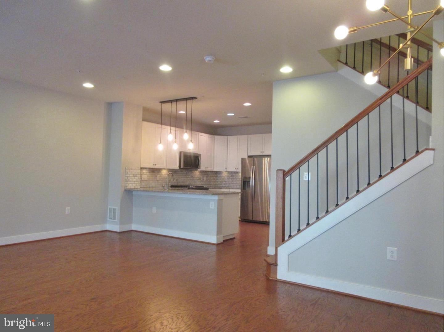 VAAX2065718 Property Photo 3