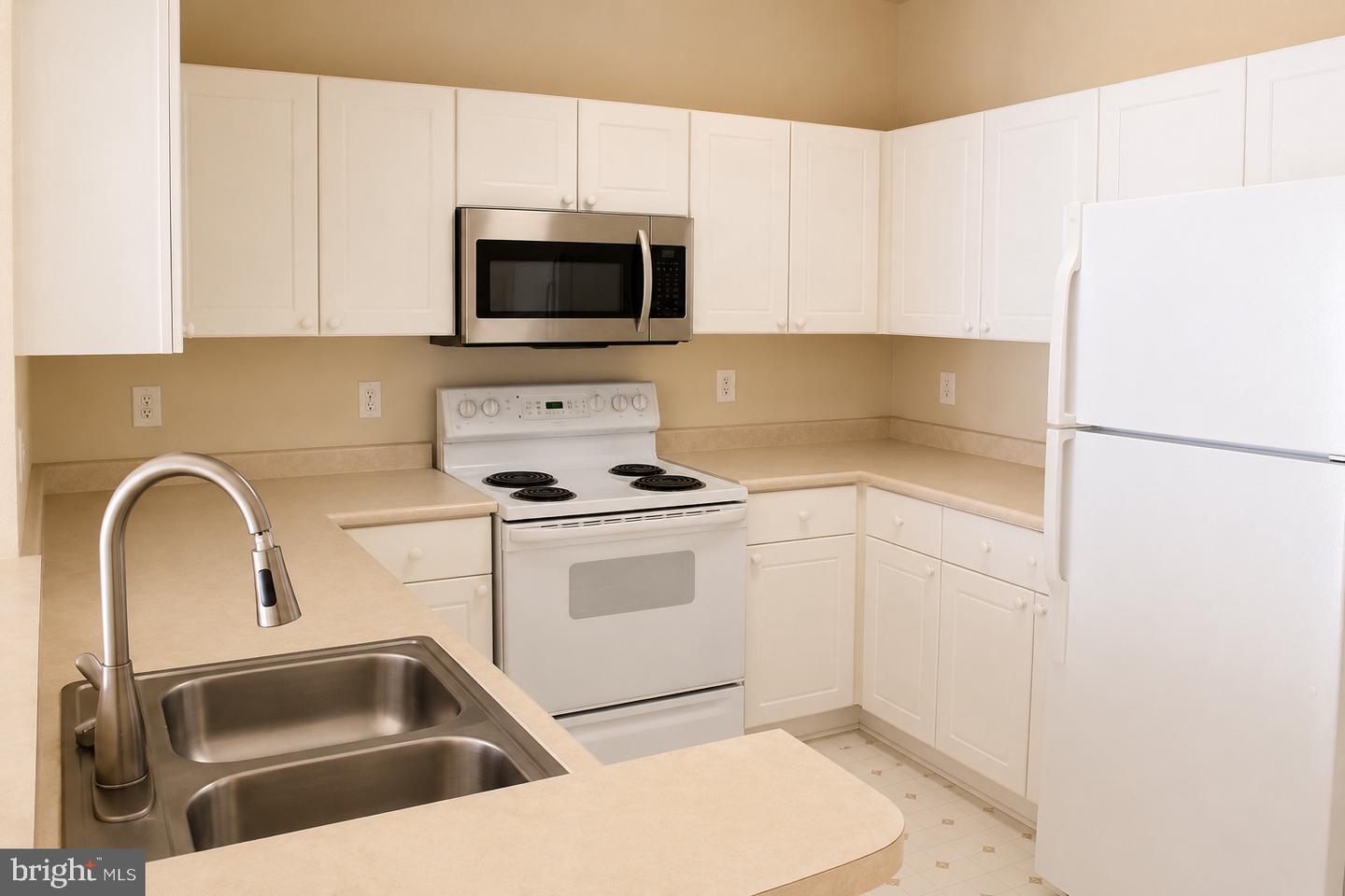 4551 Strutfield Ln #4416 Property Photo 3