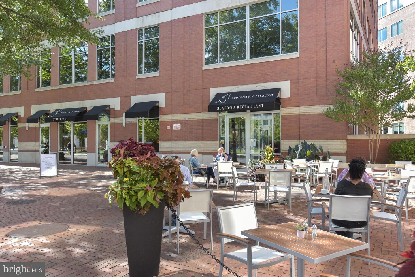 520 John Carlyle St #422 Property Photo 5