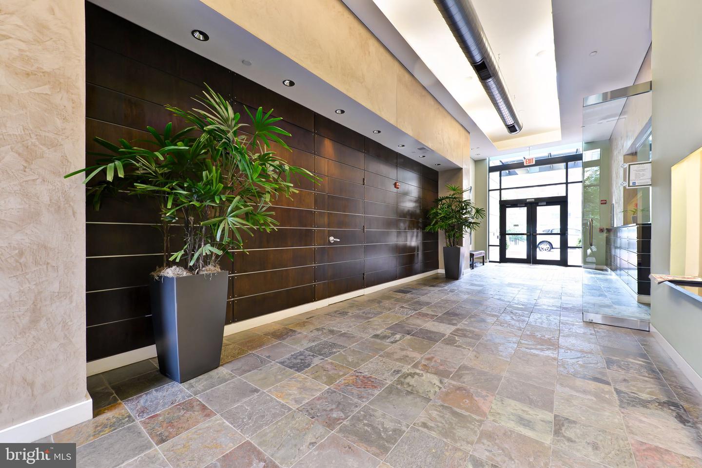 520 John Carlyle St #422 Property Photo 15