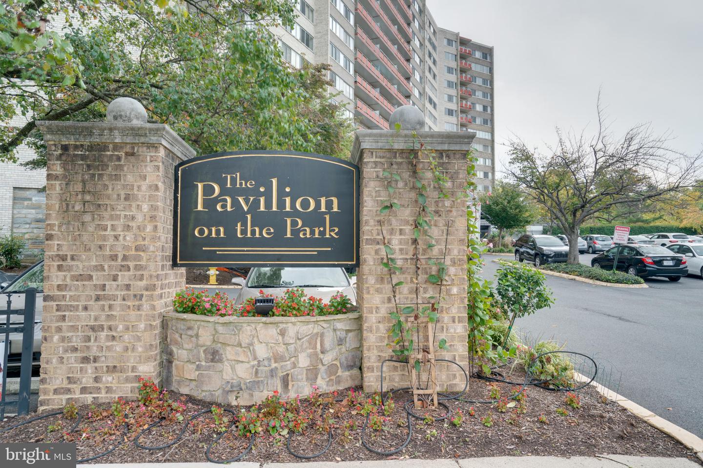 5340 Holmes Run Pkwy #712 Property Photo 1