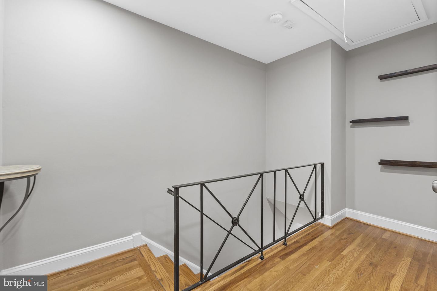 3742 Jason Ave Property Photo 14