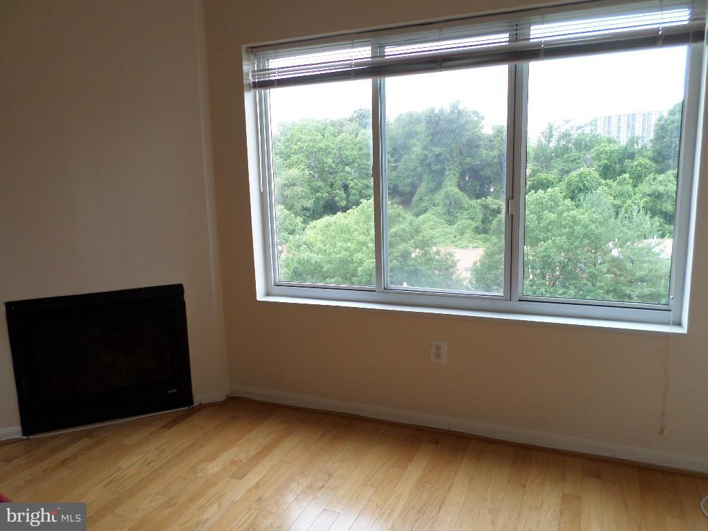 3101 Hampton Dr N #605 Property Photo 11