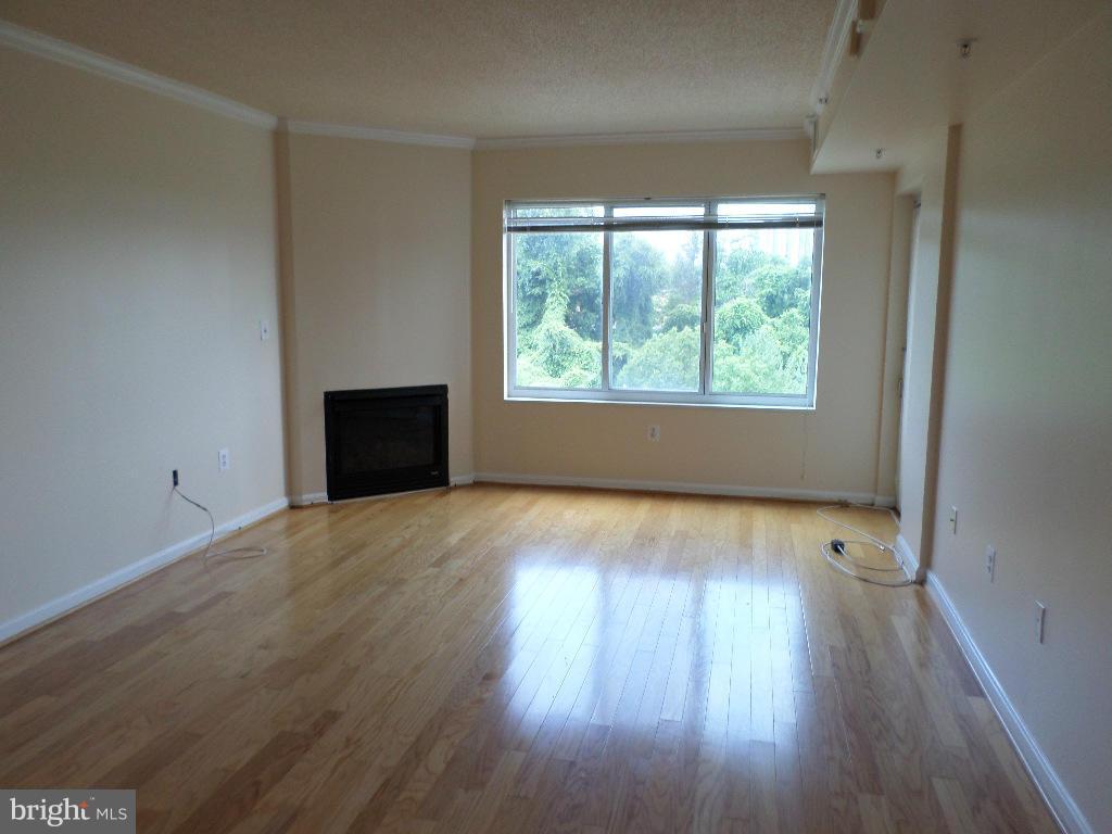 3101 Hampton Dr N #605 Property Photo 16