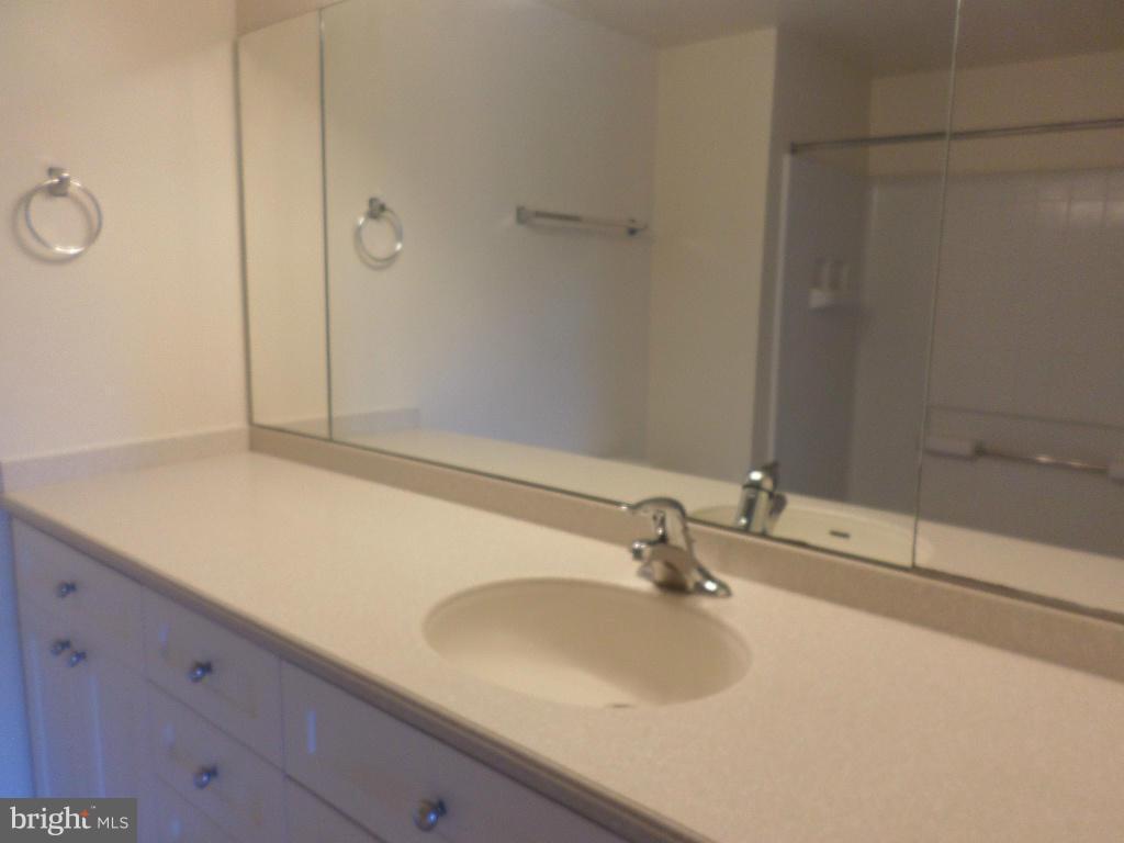 3101 Hampton Dr N #605 Property Photo 18