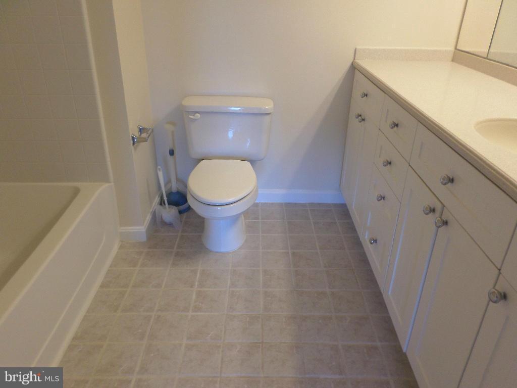 3101 Hampton Dr N #605 Property Photo 19
