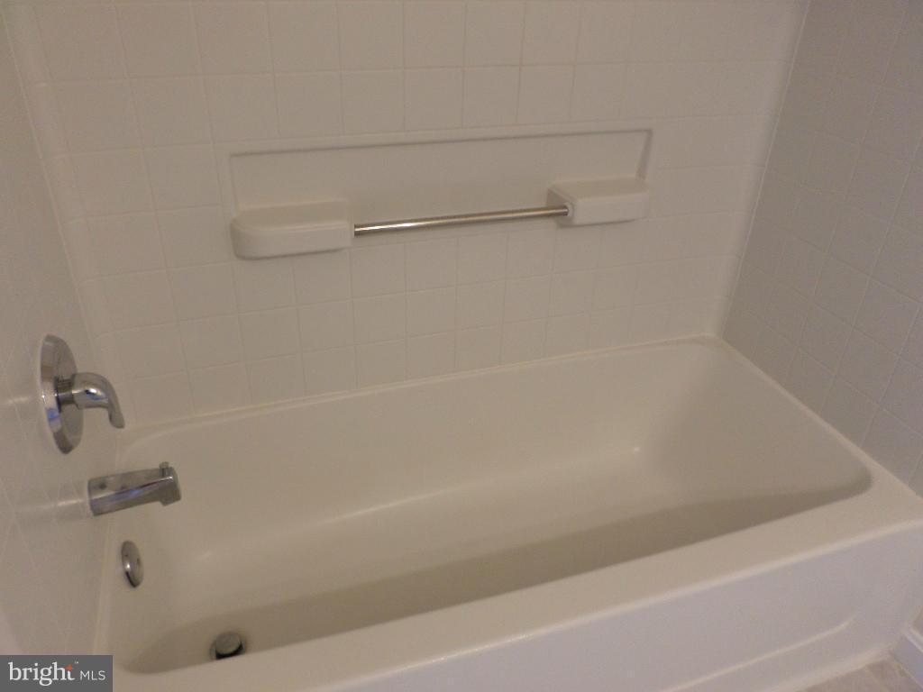 3101 Hampton Dr N #605 Property Photo 20