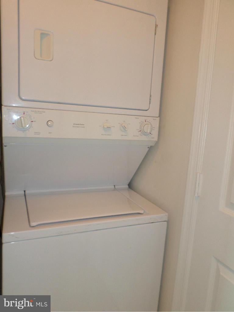 3101 Hampton Dr N #605 Property Photo 21