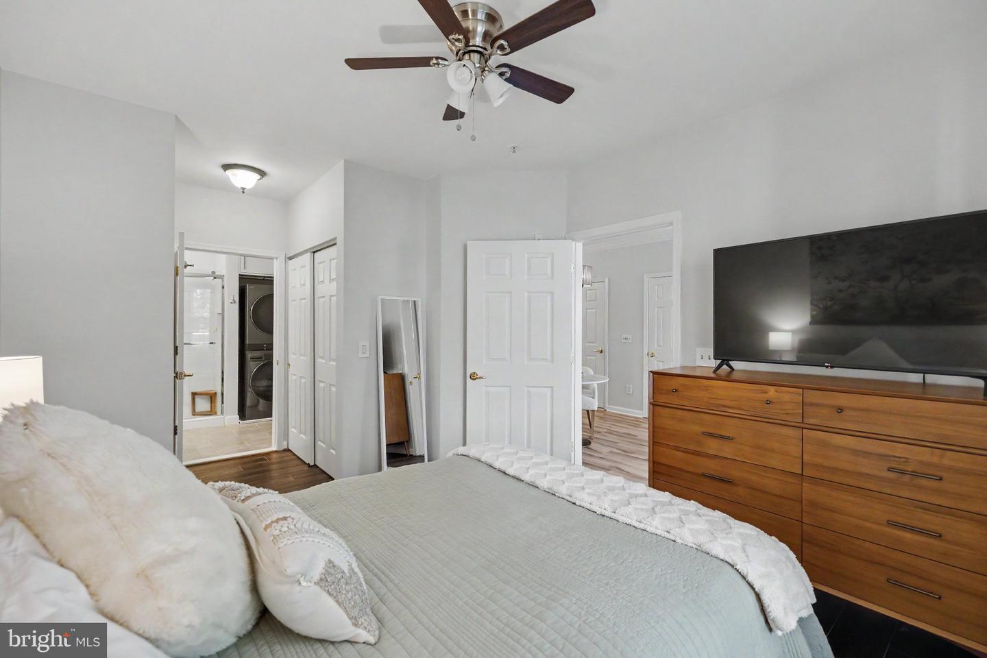 4950 Brenman Park Dr #203 Property Photo 28