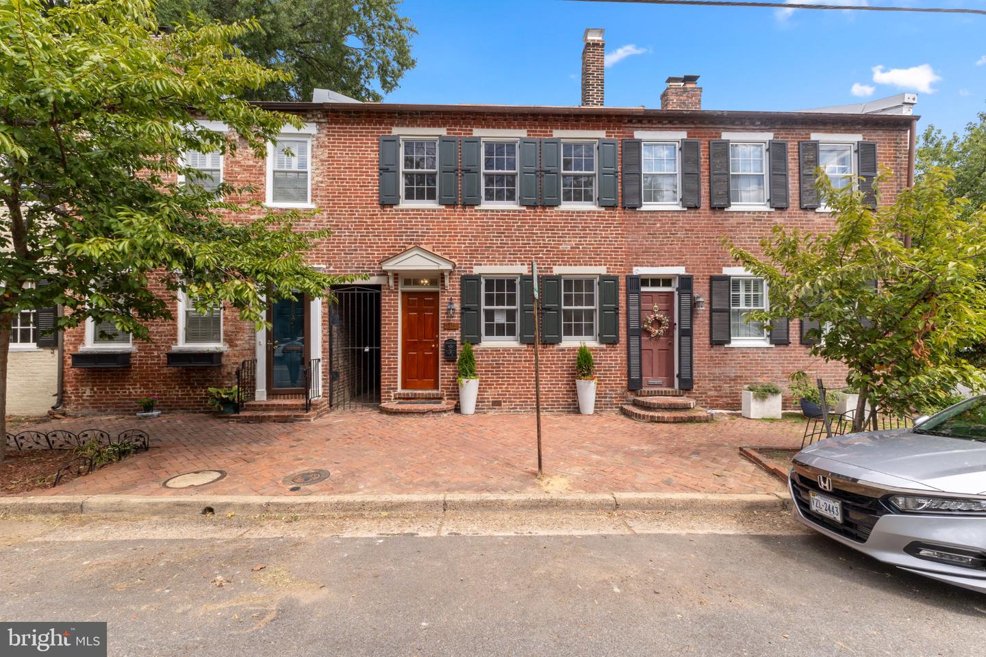 303 Queen St Property Photo 4