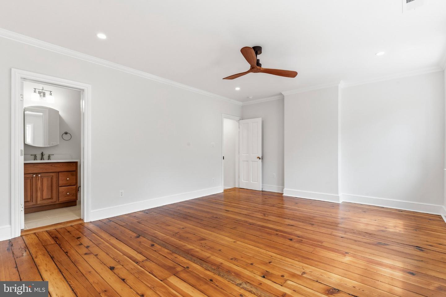 303 Queen St Property Photo 25