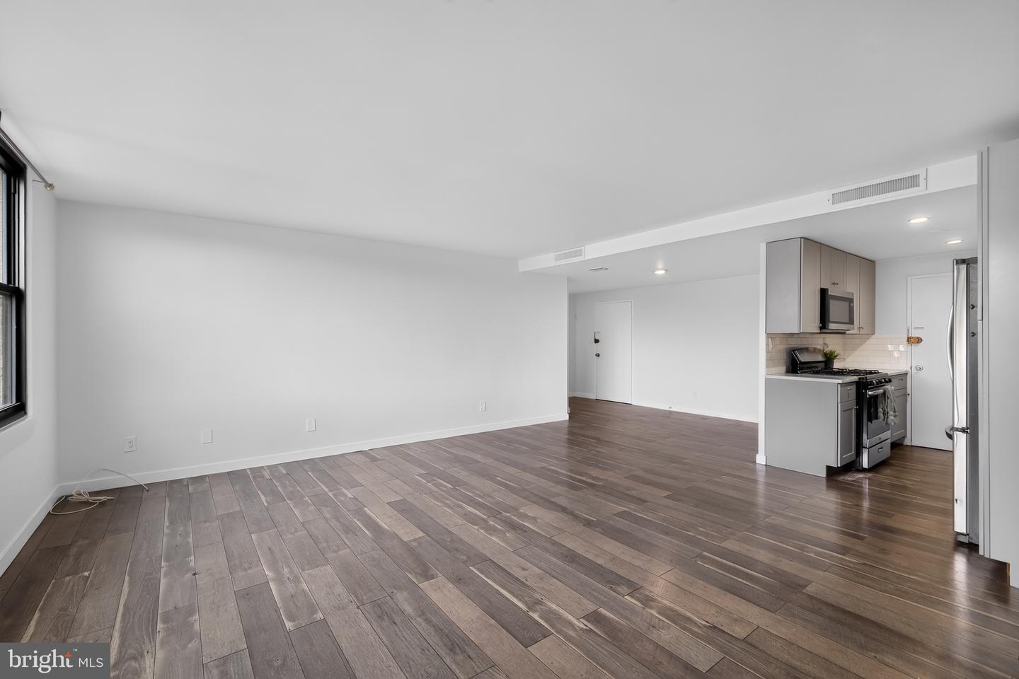 4600 Duke St #403 Property Photo 8