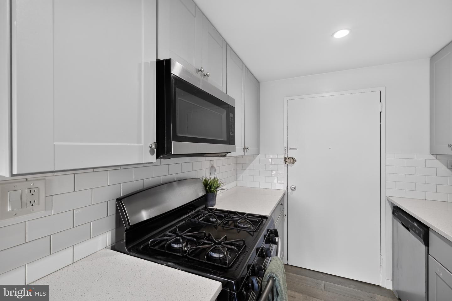 4600 Duke St #403 Property Photo 17