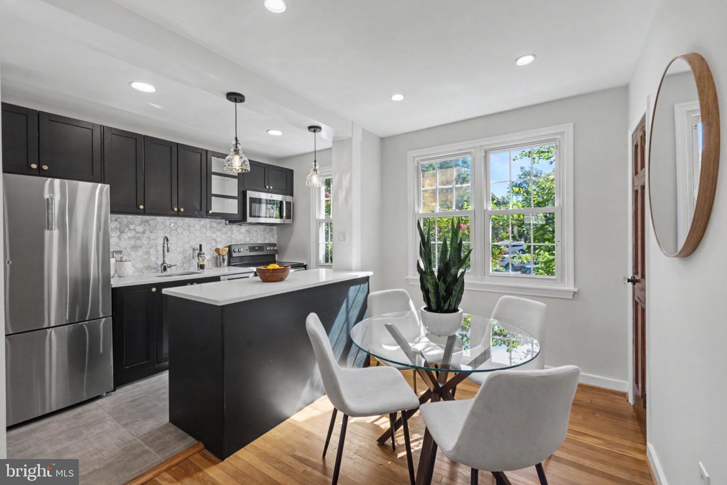 3203 Commonwealth Ave #c Property Photo 1