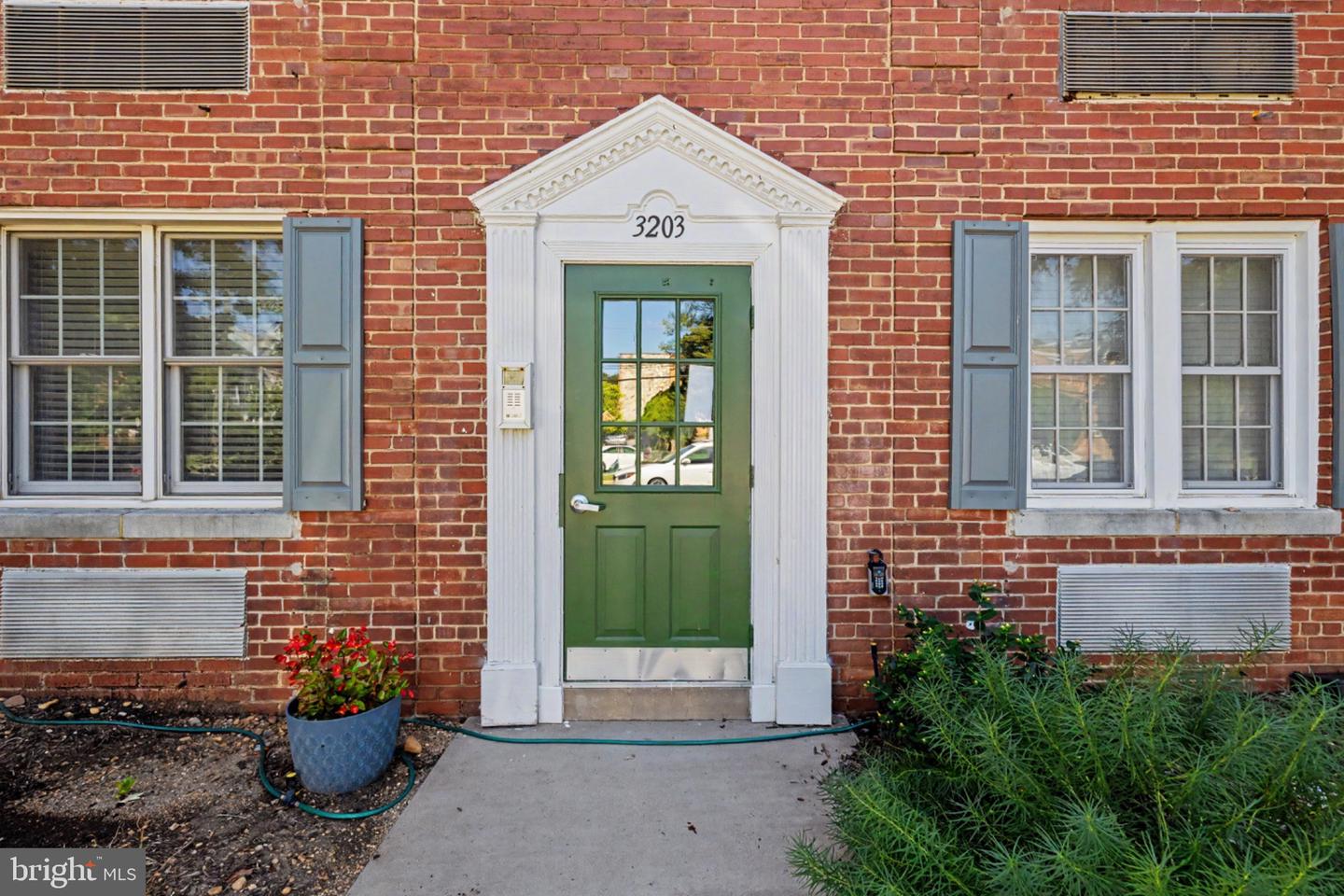 3203 Commonwealth Ave #c Property Photo 3