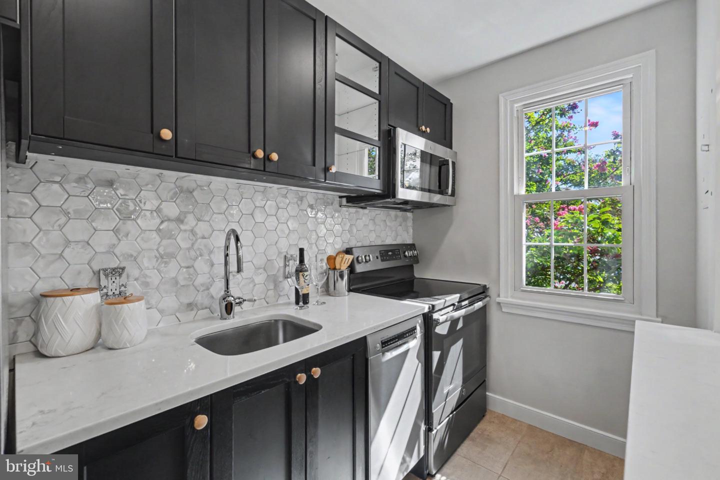 3203 Commonwealth Ave #c Property Photo 13
