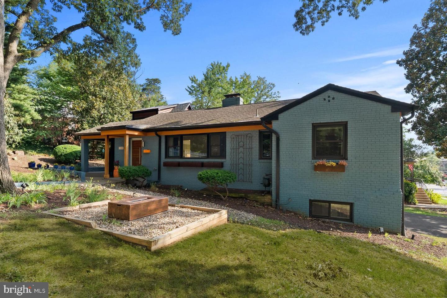 1108 VASSAR RD Property Photo 1