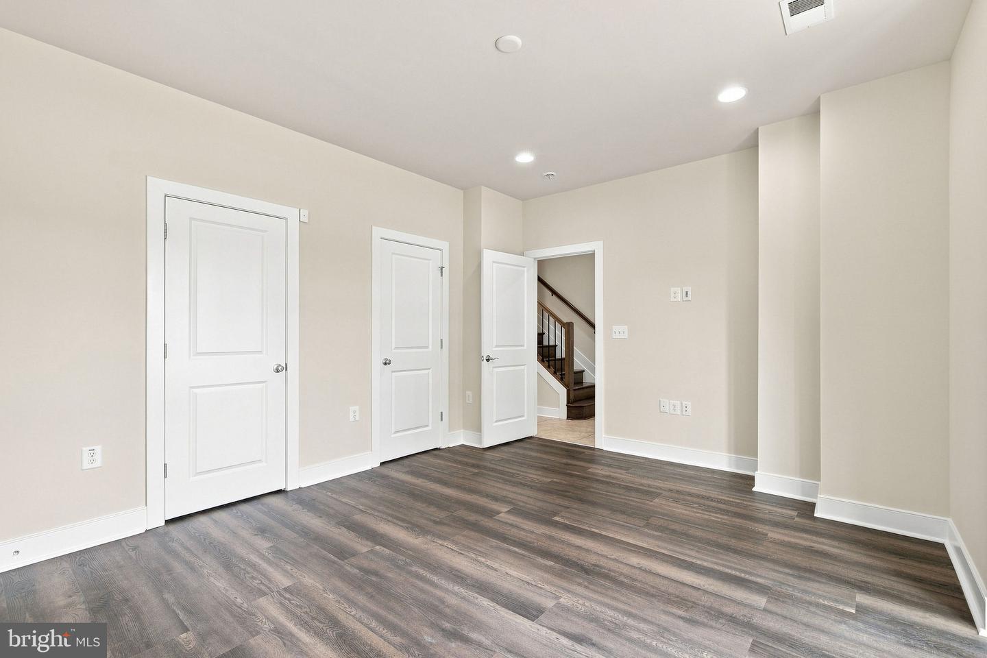 1820 Potomac Ave Property Photo 10