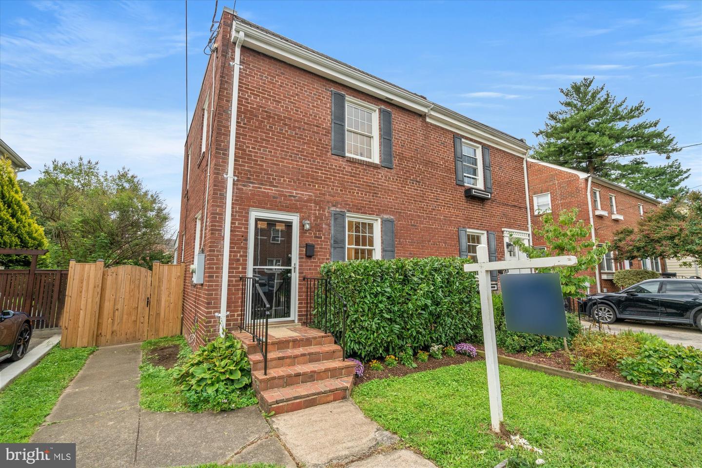 317-a Custis Ave E Property Photo 1