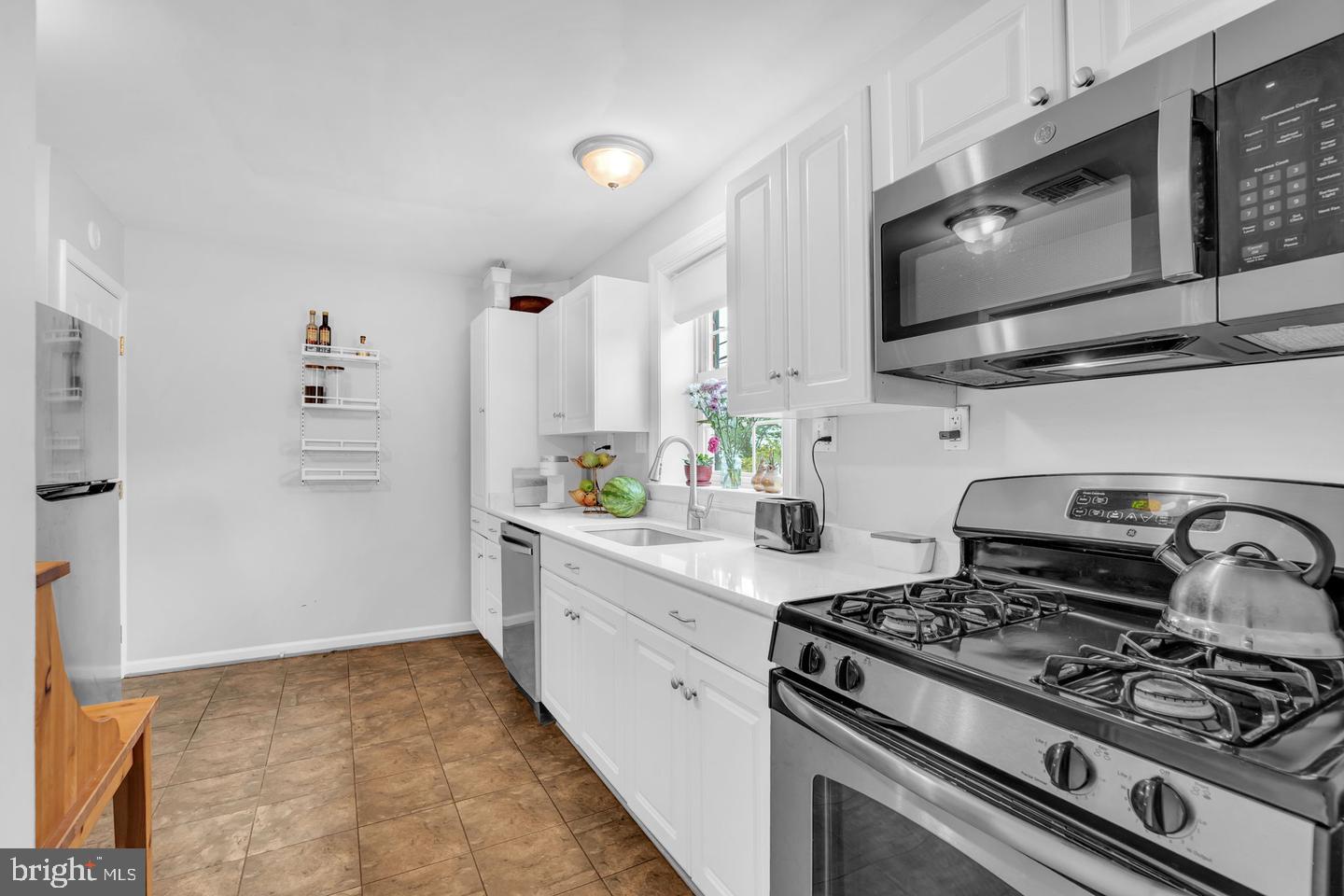 3110 Landover St Property Photo 8
