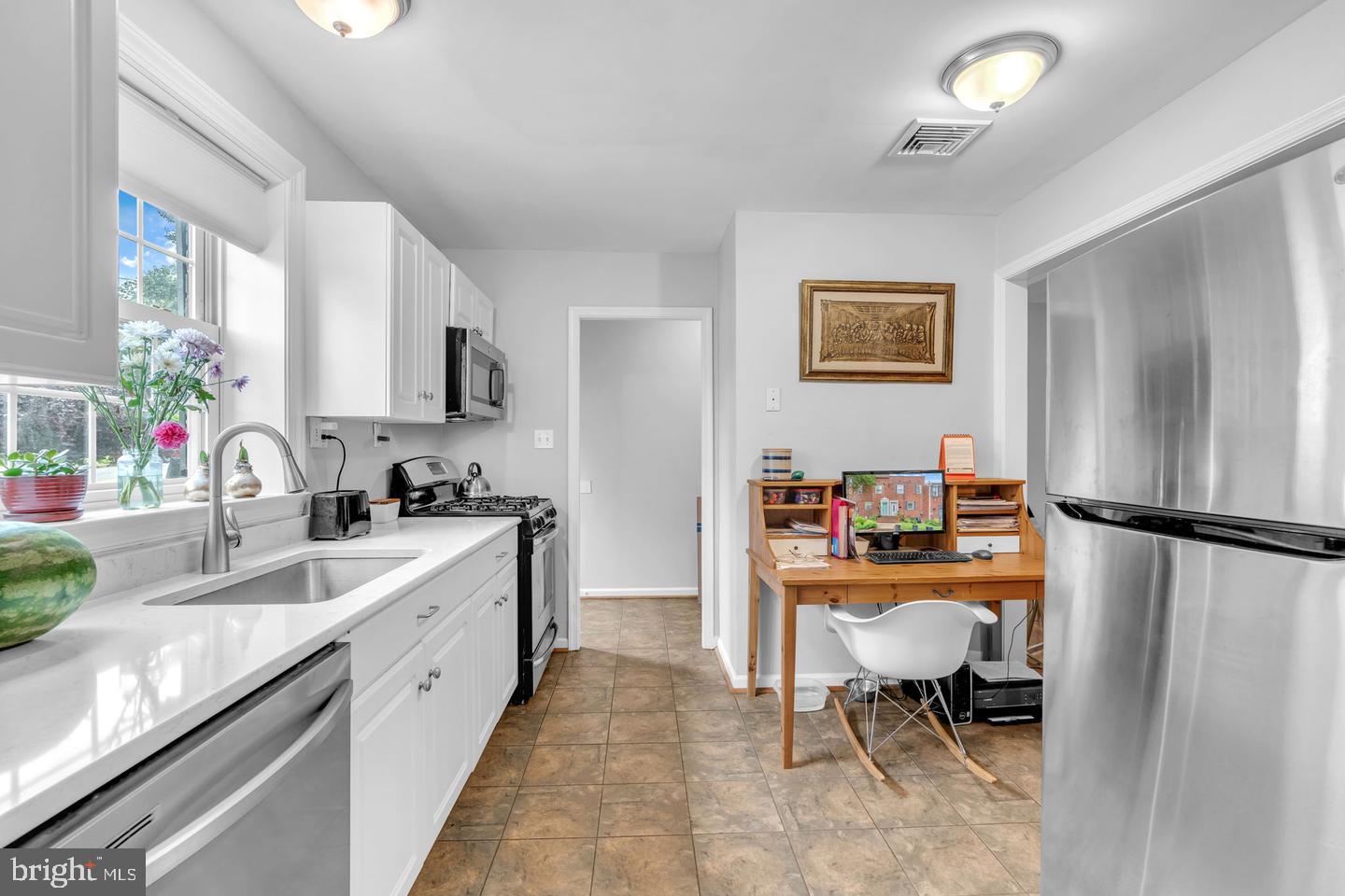 3110 Landover St Property Photo 11