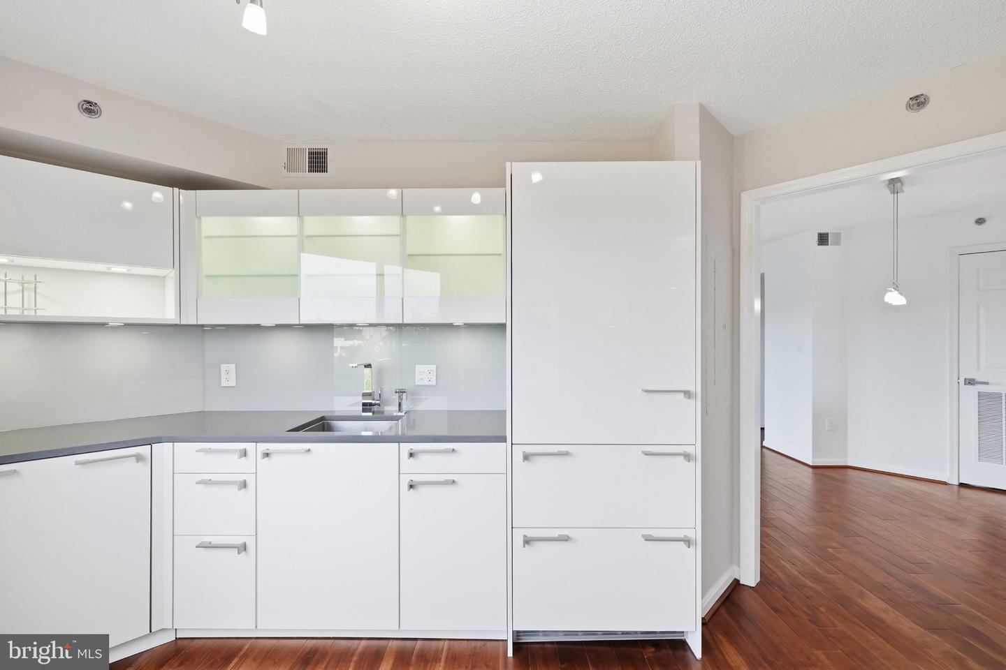 2121 Jamieson Ave #602 Property Photo 31