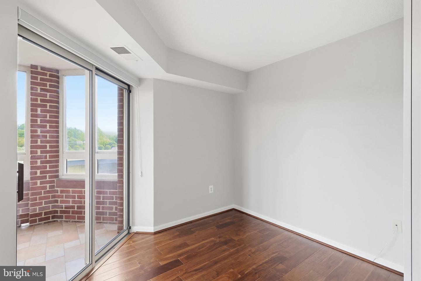 2121 Jamieson Ave #602 Property Photo 37