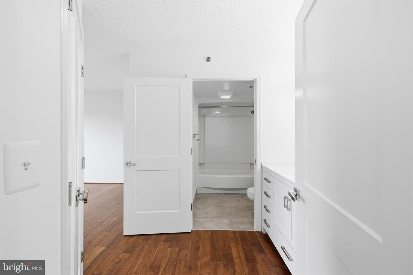 2121 Jamieson Ave #602 Property Photo 40
