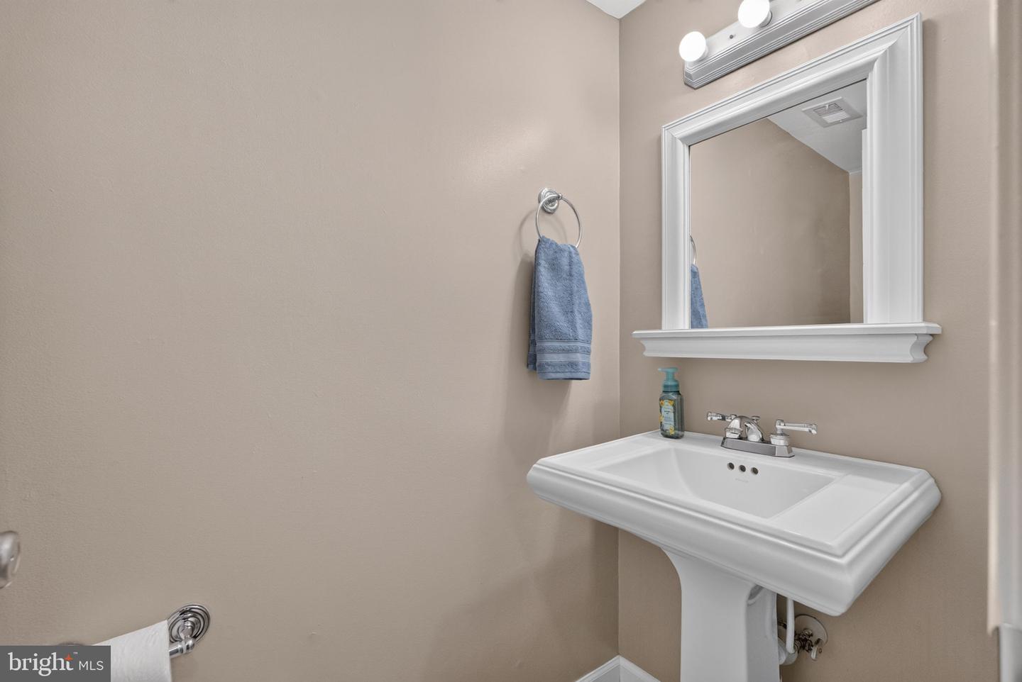 5441 Richenbacher Ave Property Photo 37