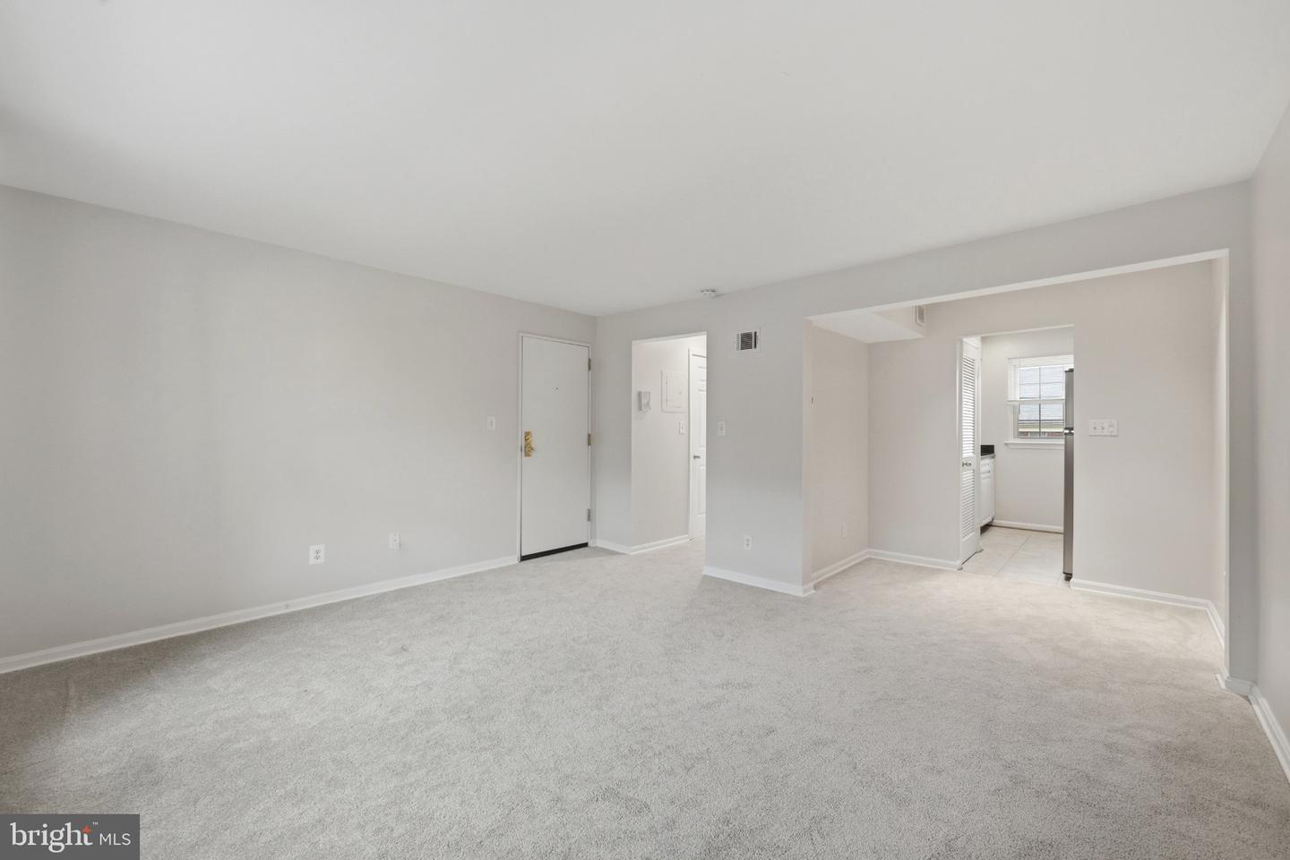 525 Bashford Ln #4 Property Photo 5