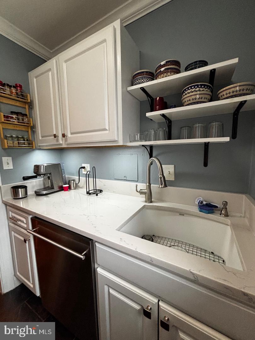 820 S Washington St #226 Property Photo 14