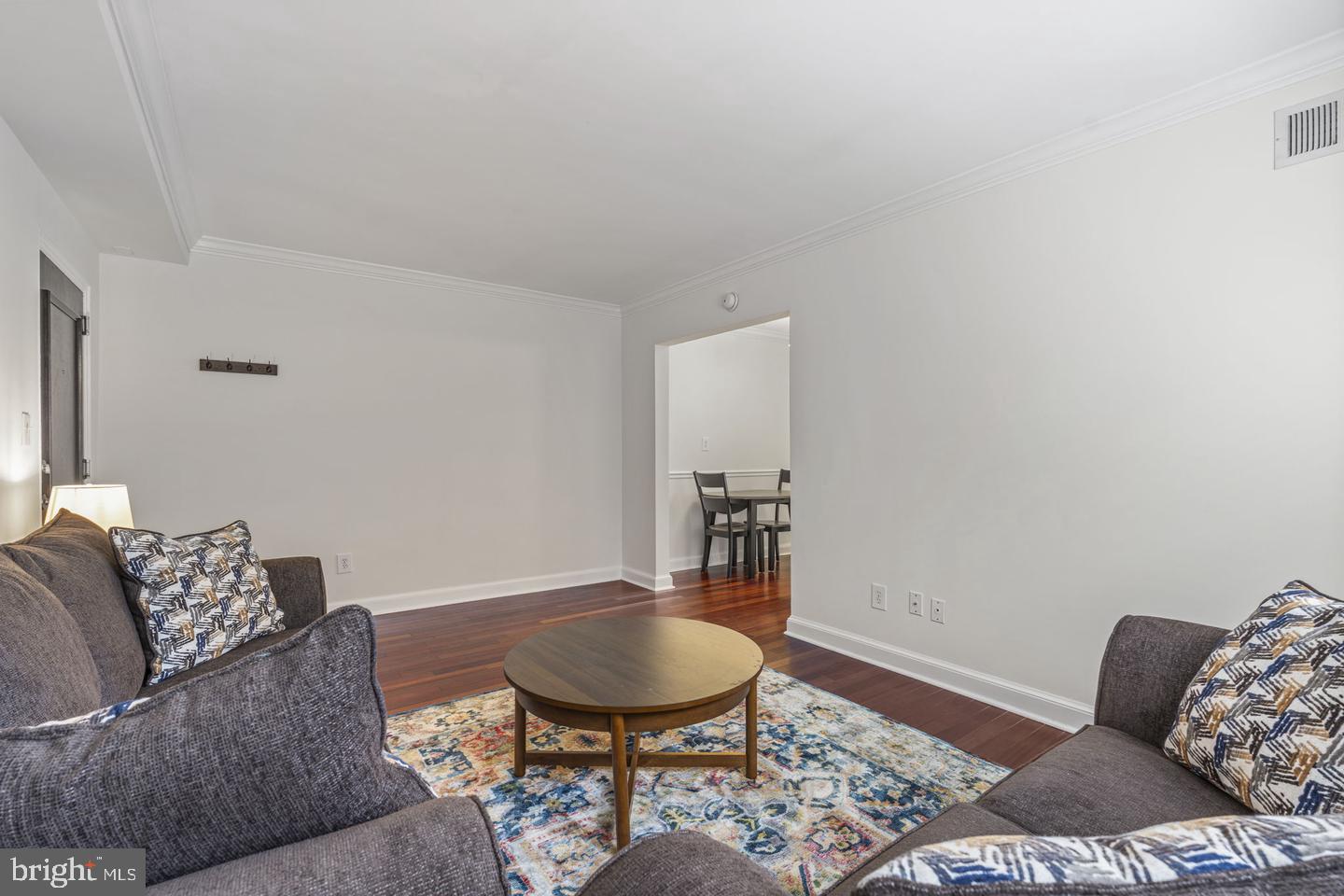 718 S Washington St #104 Property Photo 6