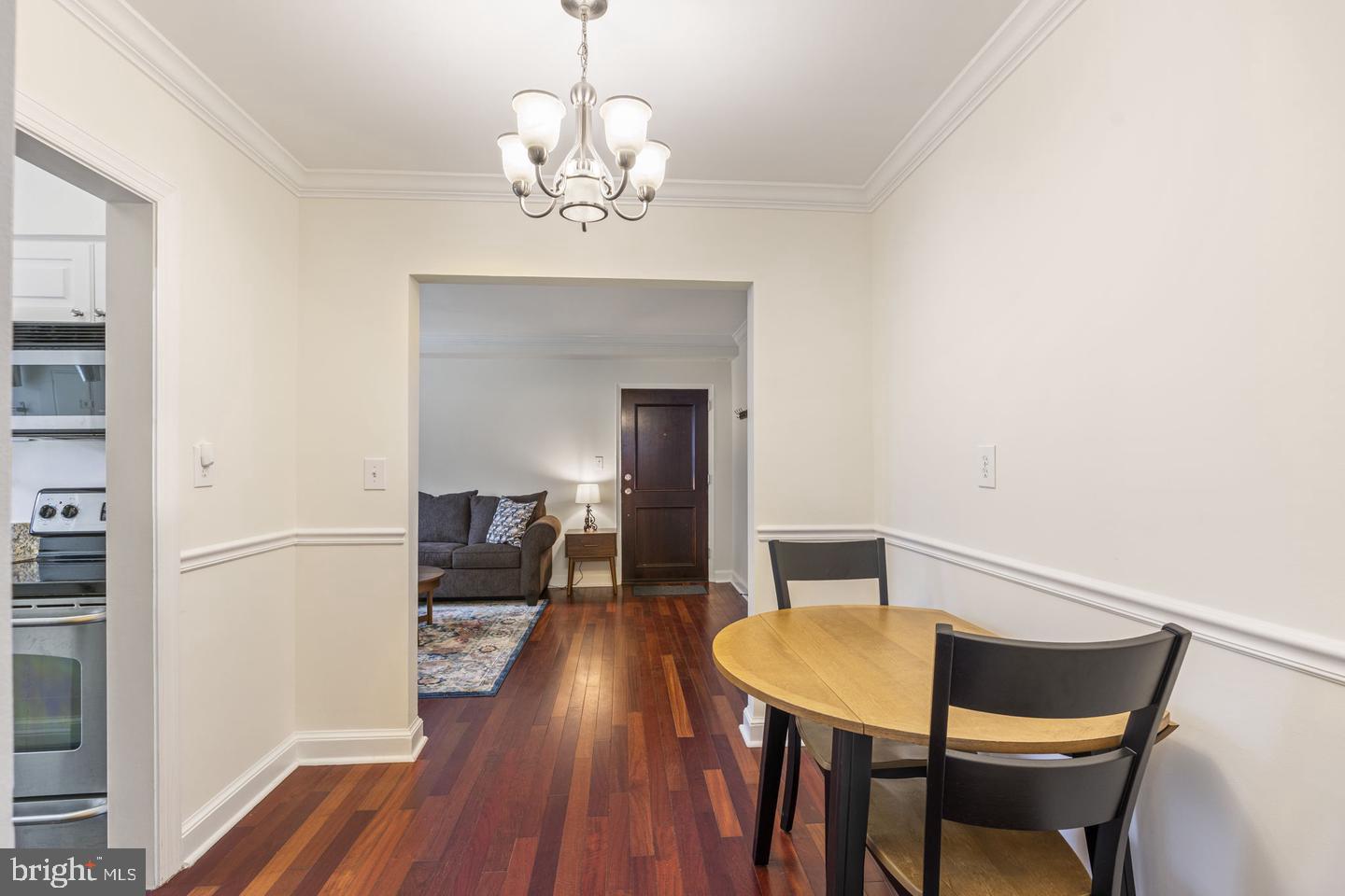 718 S Washington St #104 Property Photo 8