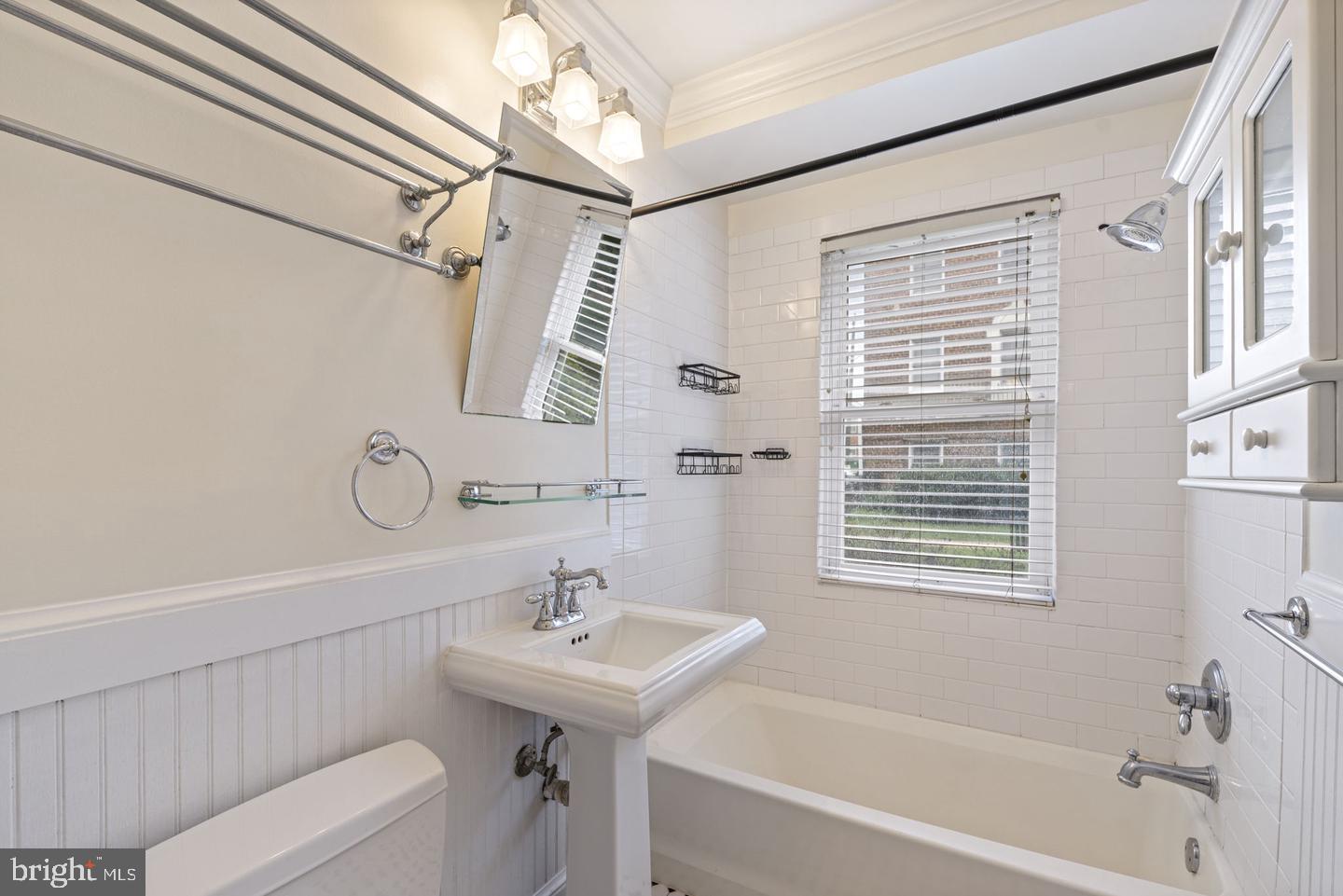 718 S Washington St #104 Property Photo 11