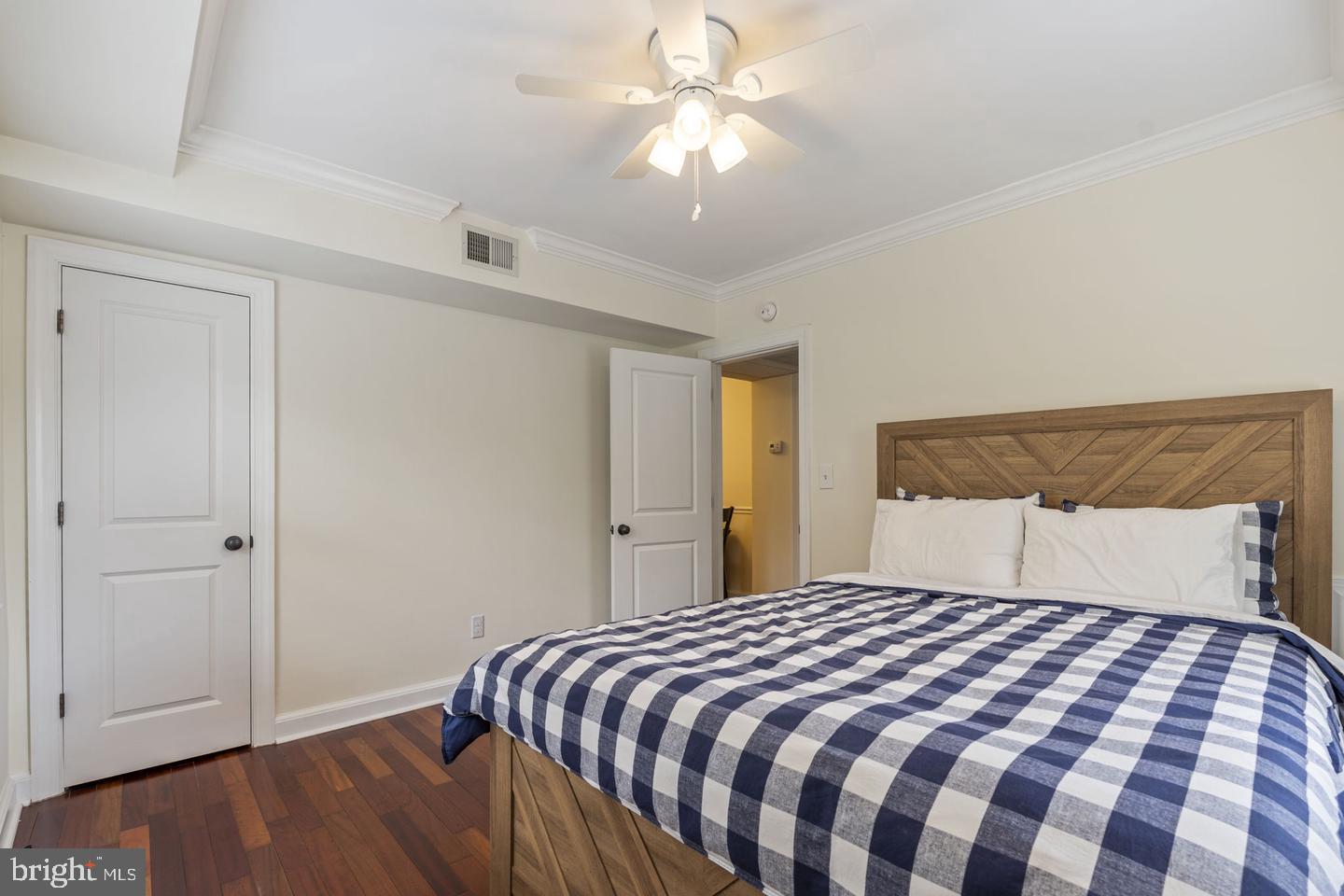 718 S Washington St #104 Property Photo 14