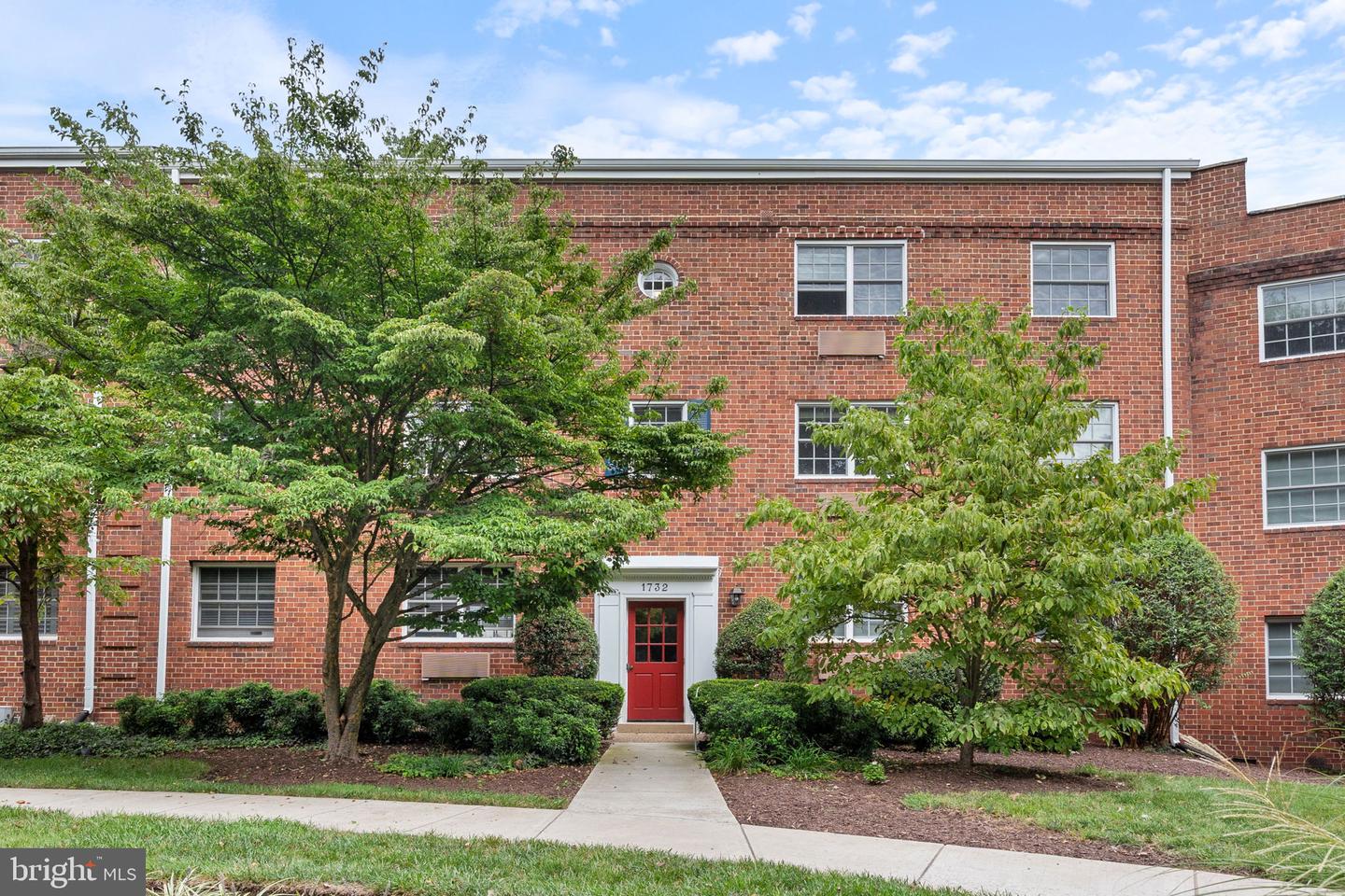 1732 W ABINGDON DR #301 Property Photo 1