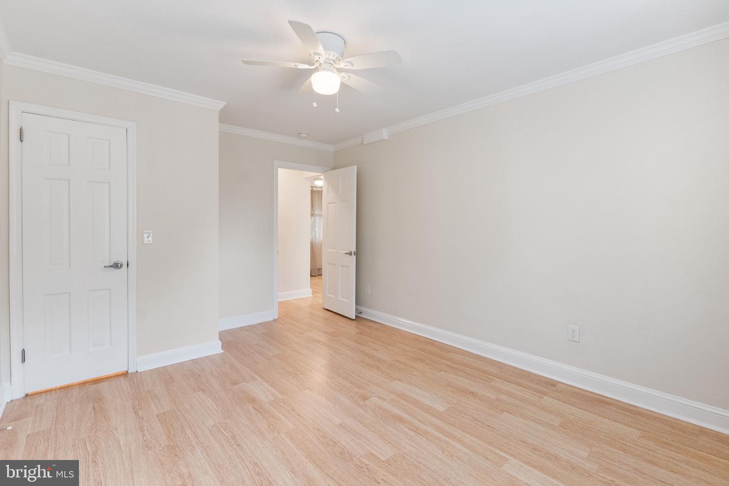 1732 W Abingdon Dr #301 Property Photo 12