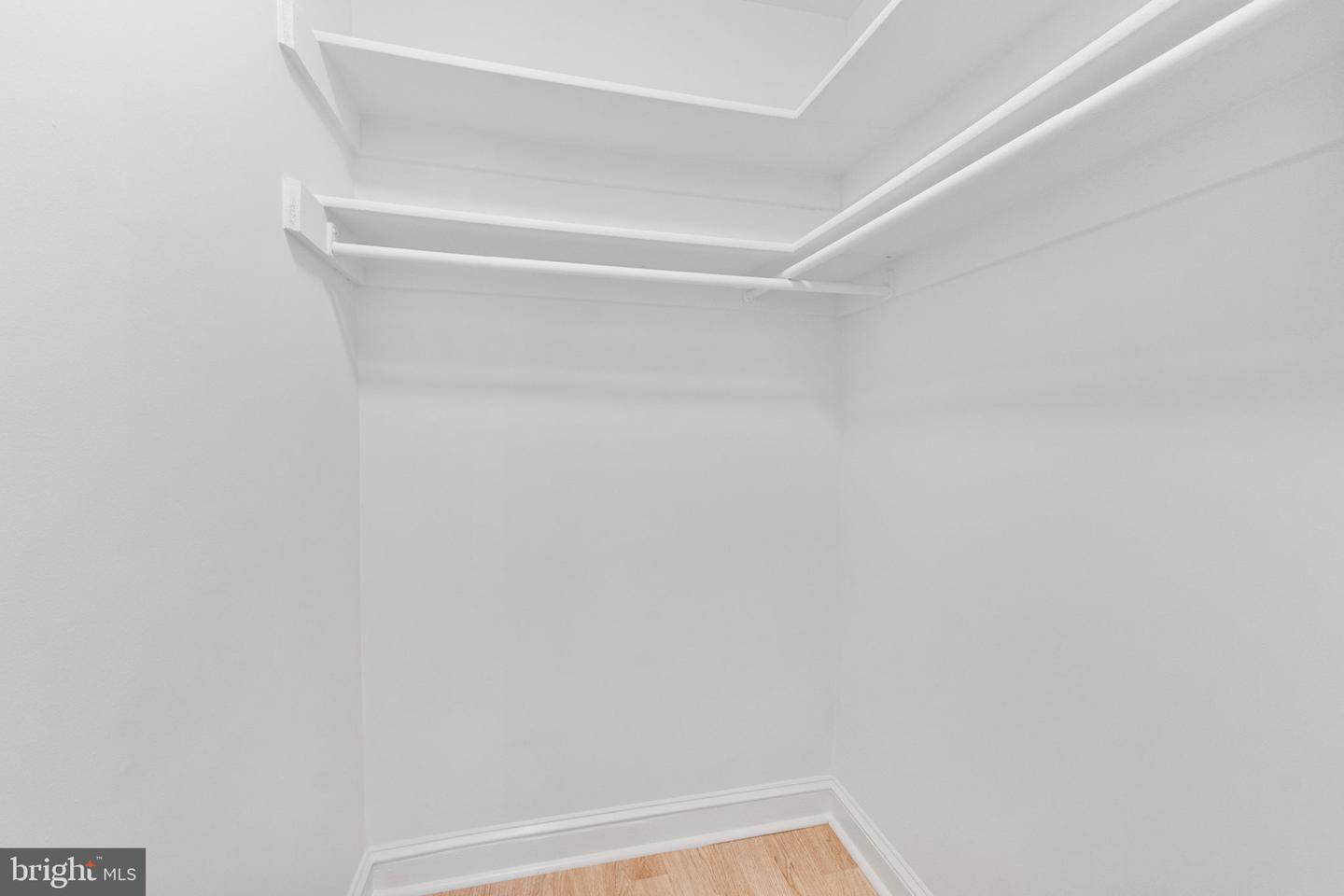 1732 W Abingdon Dr #301 Property Photo 13