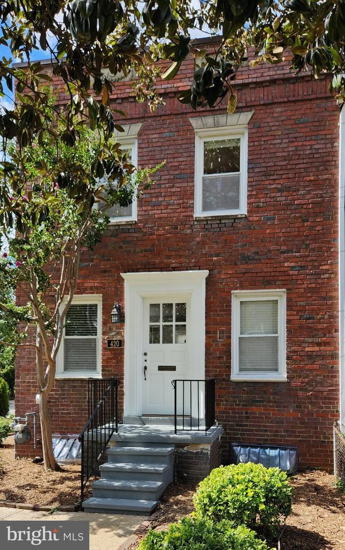 420 Earl St Property Photo 1