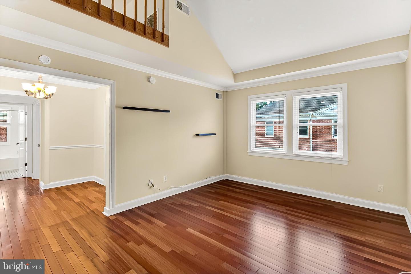 718 S Washington St #304 Property Photo 3